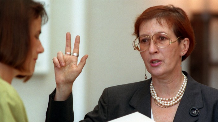 SPD: Heide Simonis war die erste Frau an der Spitze einer Landesregierung in der Geschichte der Bundesrepublik.