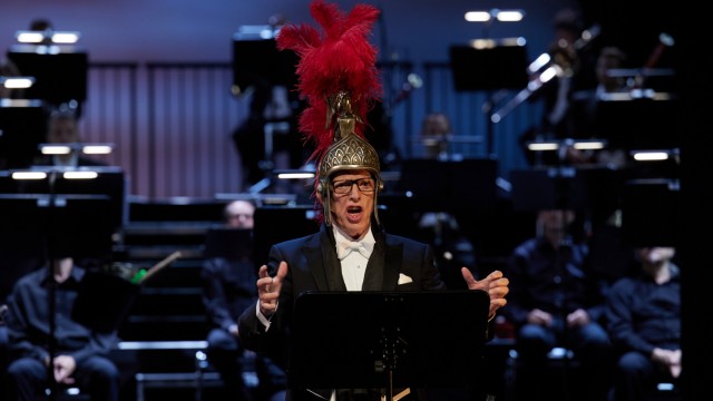 Promi-Tipps für München und Bayern: Komisches Oratorium: Erwin Windegger in Monty Pythons "Das Leben des Brian" am Gärtnerplatztheater.