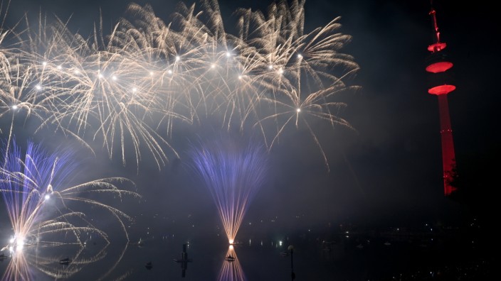 Sommernachtstraum: So sah das Sommernachtstraum-Feuerwerk im Olympiapark 2023 aus.