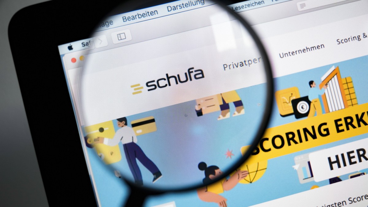 The Unlikely Marriage of Credit Bureau and Loan Start-Up: Schufa’s Acquisition of Bonify
