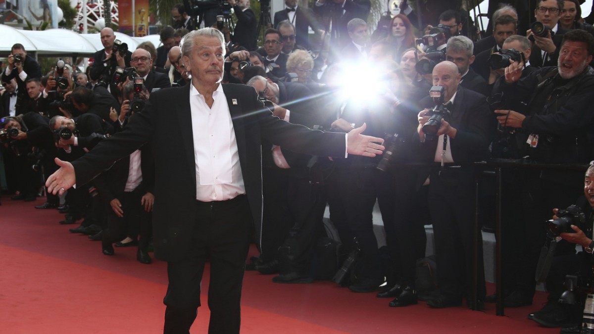 Alain Delon’s Aging Film Star Status Fuels Bizarre Dispute in France