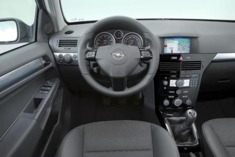 Opel Astra vs. Mazda3