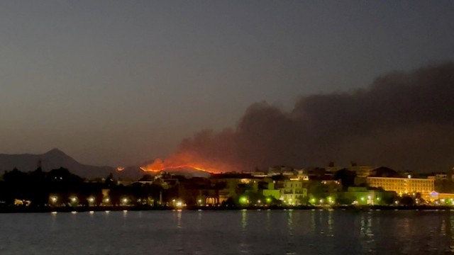 Sur de Europa: incendios forestales en Corfú.