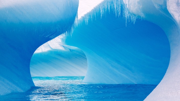 SZ-Klimakolumne: Ein Eisberg im Südlichen Ozean.