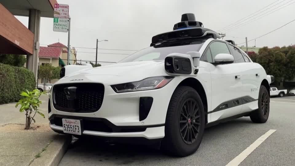 California Grants Licenses for Expansion of Self-Driving Taxi Services in San Francisco