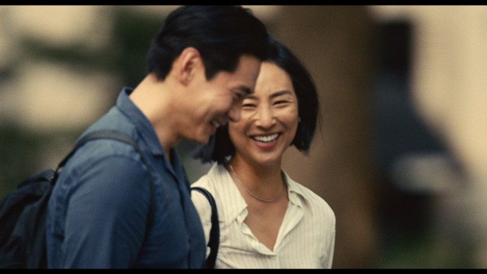 "Past Lives" im Kino: Unterwegs in einem anderen Leben, in New York: Hae Sung (Theo Yoo) und Nora (Greta Lee).