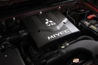 Mitsubishi Pajero 3.8 V6, Motor