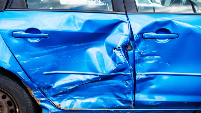 Vollkasko: Blechschaden: Viele Besitzer zahlen zu viel für ihre Autoversicherung.