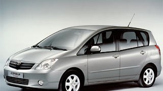 Toyota Corolla: Neue Kleider lassen den Corolla Modell 2002...