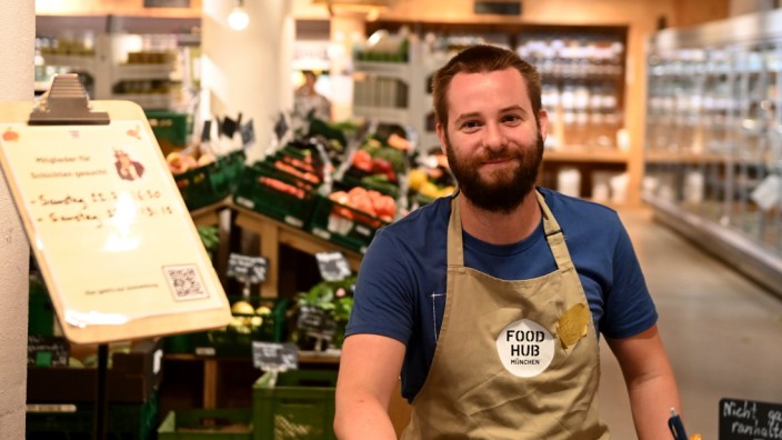 Nachhaltig Essen: Florian Mittermüller vom Foodhub-Genossenschaftssupermarkt.