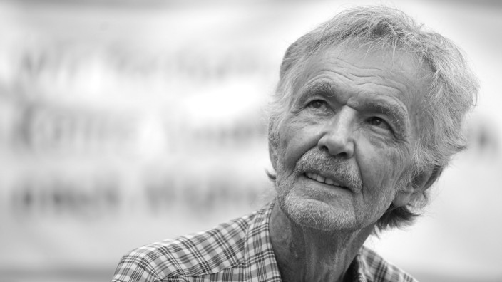 Nachruf: Claus Schreer war einer der bekanntesten Friedensaktivisten Münchens. In der Nacht zu Freitag ist der 85-Jährige gestorben.