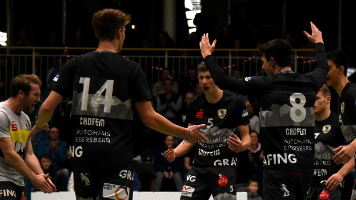 Zweite Bundesliga: Der Jubel bei den Grafinger Volleyballern war nach dem Wiederaufstieg riesig. Nun will das junge Team in der Zweiten Bundesliga angreifen.