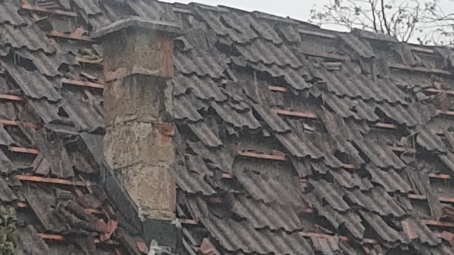 Extremwetter im Oberland: So sehen die Dächer in Benediktbeuern nach dem verheerenden Hagelsturm aus...
