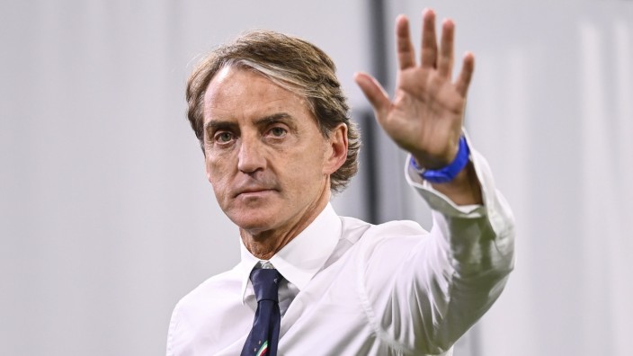 Nationaltrainer Robert Mancini: Ciao, ciao: Roberto Mancini wechselt als Trainer nach Saudi-Arabien.