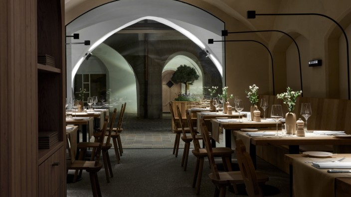 Südtirol: Neues Hotel in Brixen: Essen im Gewölbekeller: Das "Fink Restaurant & Suites" ist in einem 600 Jahre alten Gebäude untergebracht.