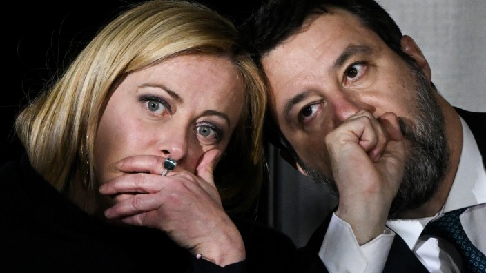 Italien: Zwei, die sich brauchen - und zugleich belauern: Italiens Ministerpräsidentin Giorgia Meloni und Vizepremier Matteo Salvini.