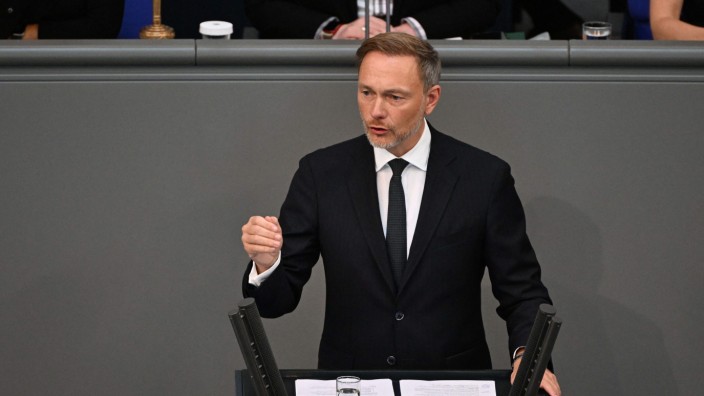 Bundestag: Der Entwurf des Haushalts von Finanzminister Lindner ist auch in der Koalition umstritten.