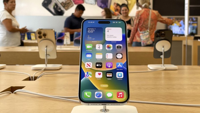 China: Kabel sichern iPhones in einem Apple Store, hier in Kalifornien.