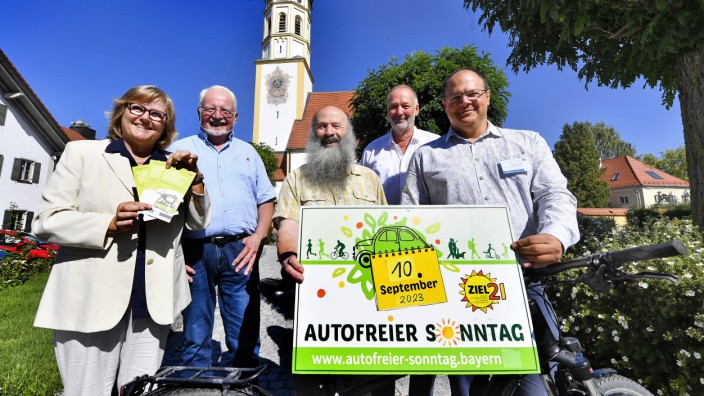 Starnberg: Der Vorstand des Starnberger Energiewendevereins, Oliver Berger (rechts) freut sich zusammen mit Mitstreitern aus den Nachbarlandkreisen auf den Sonntag.