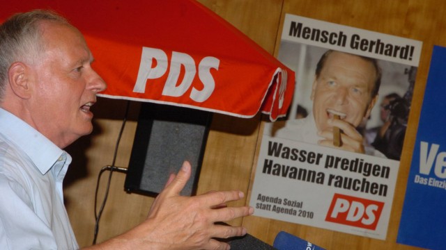 SPD: Und so in den schlechten: Oskar Lafontaine im Juli 2005, damals als Spitzenkandidat der WASG bei einer Rede vor Delegierten des PDS-Landesparteitages in Saarbrücken.