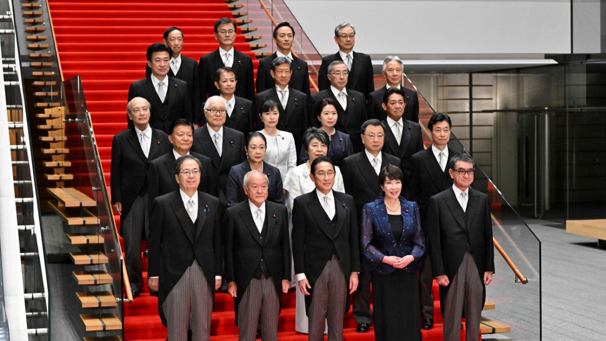 日本：岸田文雄首相が内閣改造を行う – 政治