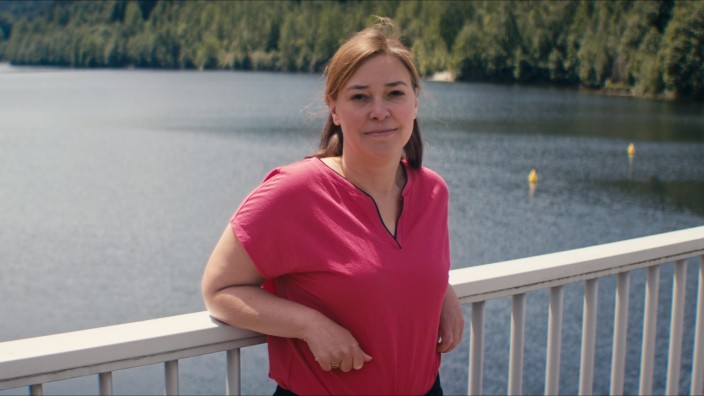 "Frauen in Landschaften" im Kino: Yvonne Magwas im Vogtland. Ihre Mutter, erzählt sie im Film, habe immer gesagt, die Gegend an der Talsperre sei ein "Klein-Kanada". Wer wollte da widersprechen?