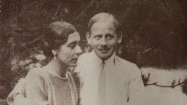 Sonderausstellung: Mit seiner Ehefrau Yvonne von König lebte Walter Becker bis 1936 in Cassis-sur-Mer in Südfrankreich.