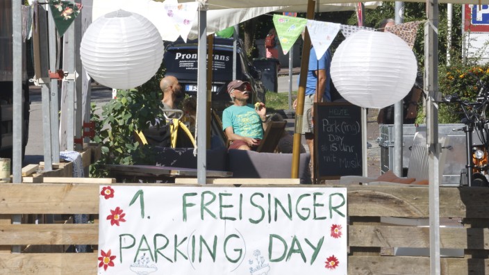 Kirchbergers Woche: In Freising wurden kürzlich zum ersten Mal Parkplätze besetzt.