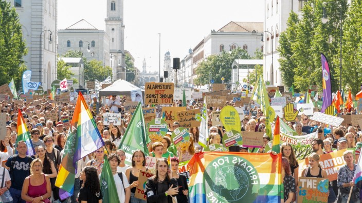 Klimaschutz: Tausende Teilnehmer und Teilnehmerinnen forderten beim Klimastreik in München die Politik zum schnellen und entschlossenen Handeln auf.