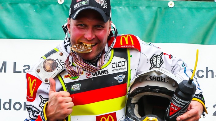 Speedway: Voller Freude: Martin Smolinski ist der neue Langbahn-Weltmeister.