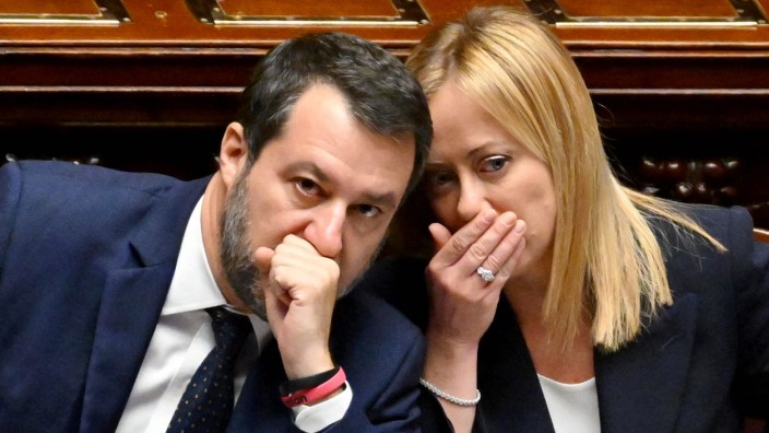 Italien: Ein Herz und eine Seele? Ministerpräsidentin Giorgia Meloni und ihr Minister Matteo Salvini.
