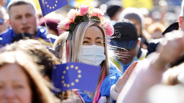 Reform zur EU-Erweiterung: In Köln fordern Demonstranten die Aufnahme der Ukraine in die EU.