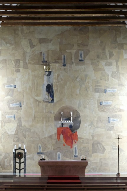 Kirchenimmobilien: Das Altarbild von Franz Nagel gilt als Herzstück der Kirche.