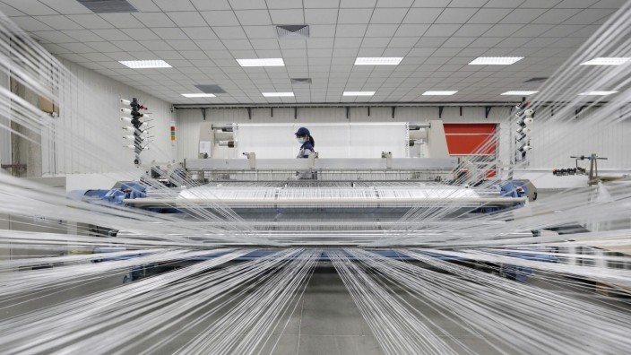 EU-Handelskammer in China: Eine Glasfaserwerkstatt in Shahe, China. Die Europäische Handelskammer fordert in einem am Dienstag veröffentlichten Positionspapier einen offenen Markt und gleiche Wettbewerbsbedingungen.