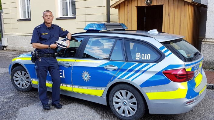 Podcast aus dem Landkreis Freising: Lothar Riemer, Polizeihauptkommissar außer Dienst, mochte vor allem den Streifendienst.