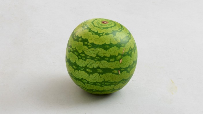 Kunst: Die "Marsmelone" von Alicja Kwade.