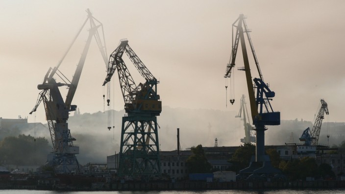 Krim: Rauch über der Hafenstadt Sewastopol