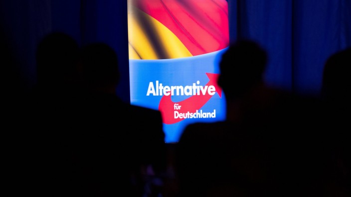 Garmisch-Partenkirchen: Im Landkreis Garmisch-Partenkirchen gibt es Diskussionen über die Aufnahme eines AfD-Politikers in den Kreistag. Zunächst hatte das Gremium ihm diese verweigert.