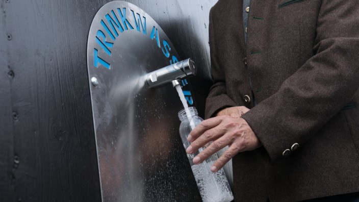 Brunnen auf dem Oktoberfest: Sinnvolle Neuerung: Auf der Wiesn gibt es jetzt kostenloses Trinkwasser - wenn man zu den Brunnen findet.