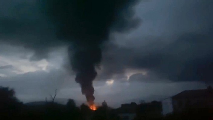 Bergkarabach: Explosion eines Tanklagers in der Nähe von Stepanakert