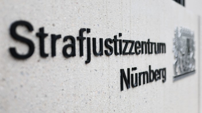 Unterkunft in Nürnberg: Das Landgericht Nürnberg muss nun entscheiden, ob es die Anklage gegen den Security-Mitarbeiter zulässt.
