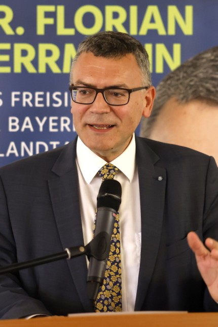 Landtagswahl im Landkreis Freising: Den Landkreis Freising hält Florian Herrmann wegen dessen Nähe zum Flughafen für die Nutzung von Windenergie für weniger geeignet.