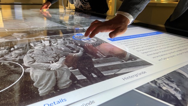 NS-Geschichte in Bayern: Für die neue Dauerausstellung ist das Institut für Zeitgeschichte verantwortlich. Auf Touchscreens wird unter anderem der Obersalzberg als Bühne für Hitlers Propaganda gezeigt.
