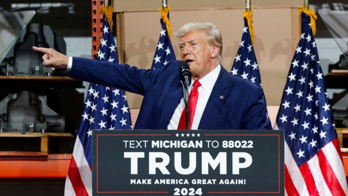 US-Wahlkampf: Trump reist stattdessen nach Michigan, um bei den Arbeitern der Autoindustrie Punkte zu sammeln.