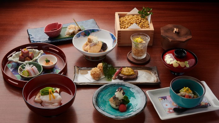 Lokalrunde: Kleine Kunstwerke: Kaiseki-Menü im Restaurant Sushiya Sansaro.