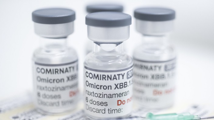 Corona-Impfstoff: Ampullen mit dem Impfstoff von Comirnaty des Mainzer Unternehmens Biontech. Die Erfindung ist durch Patente und Gebrauchsmuster geschützt.