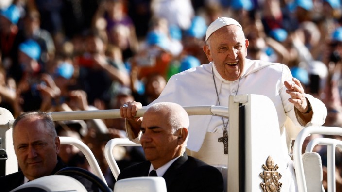 Vatikan: Papst Franziskus empfängt alsbald Hunderte Ordensleute und Laiinnen zur Weltsynode in Rom.