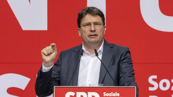 Newsblog zur Landtagswahl 2023 in Bayern: Muss seine Teilnahme an einer SPD-Kundgebung in München absagen: Florian von Brunn ist kurz vor der Landtagswahl erkrankt.