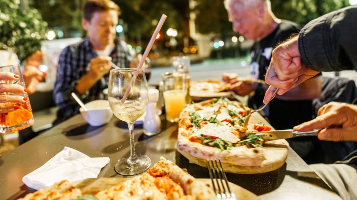 Steuerpolitik: 19 oder 7 Prozent Mehrwertsteuer? Auf der Rechnung der Pizzeria macht das einen erheblichen Unterschied für die Gäste.