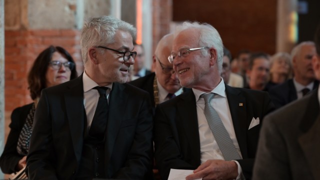 Bundeswehr-Universität: Prominente Köpfe der Universität: Die Professoren Carlo Masala (links) und Norbert Gebbeken werden beim Festakt in der Residenz mit Preisen für ihre Forschungsarbeit ausgezeichnet.